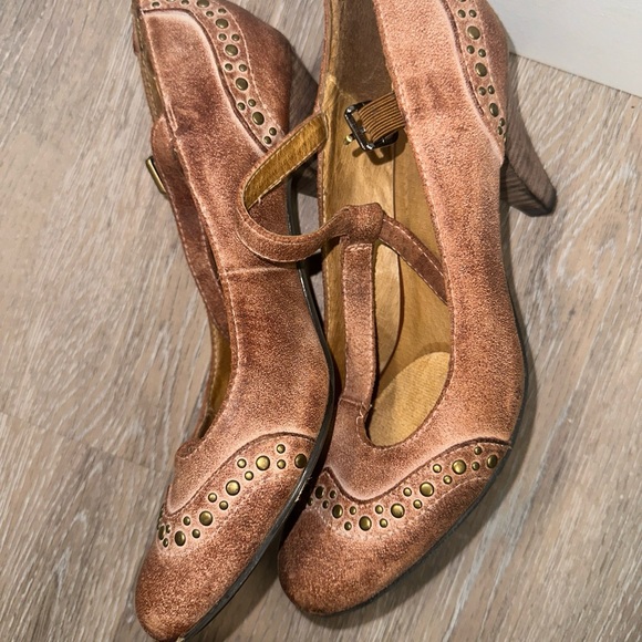 Chocolate Blu Slip On Closed Toe Buckle Block Size 8 Heels - Picture 3 of 15